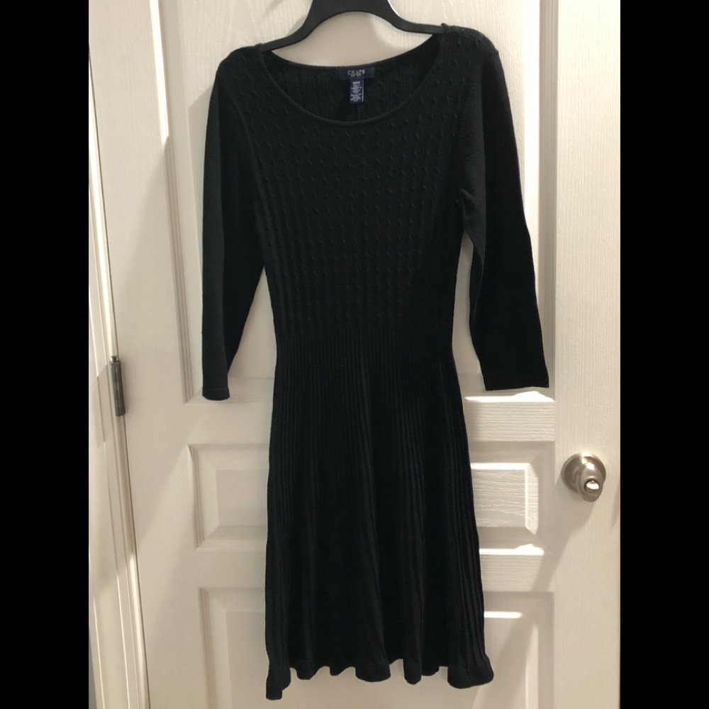 Black ribbed dress
